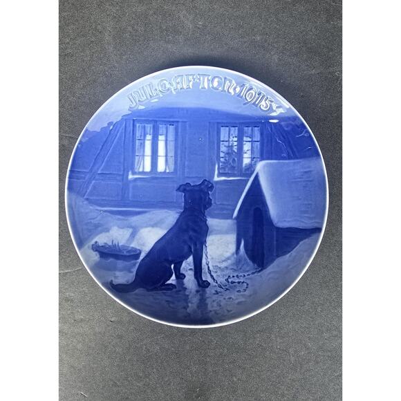 Vintage 1915 Bing & Grondahl Christmas Plate Juleaften Dog B&G Blue Porcelain - Picture 1 of 4